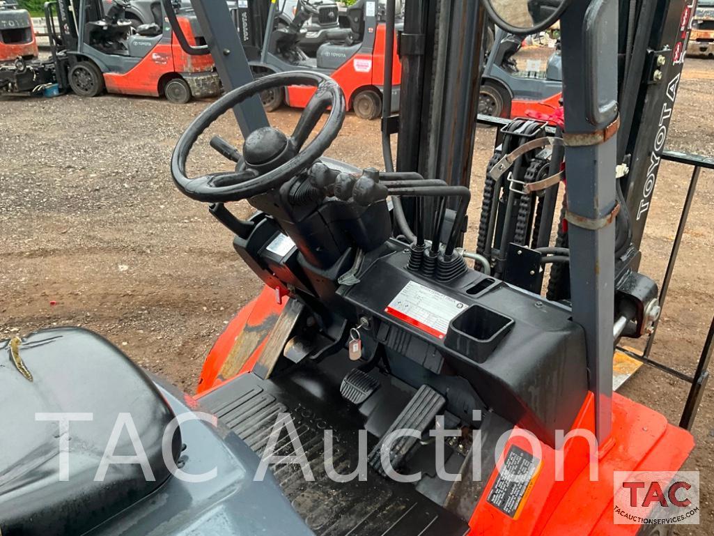 Toyota 7FD420 4000lb Diesel Forklift