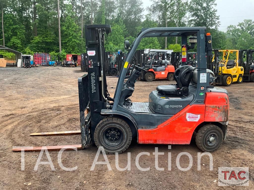 2012 Toyota 8FGU25 5000lb Forklift