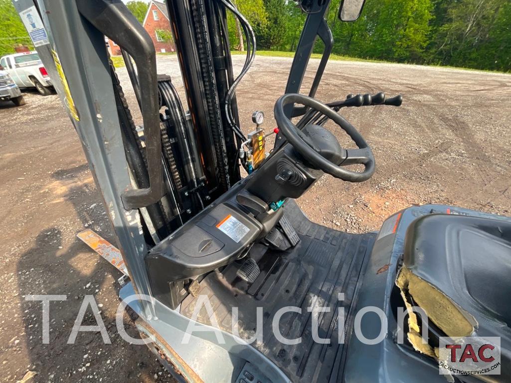 Toyota 8FGCU25 5000lb Forklift W/ Reach Attachment