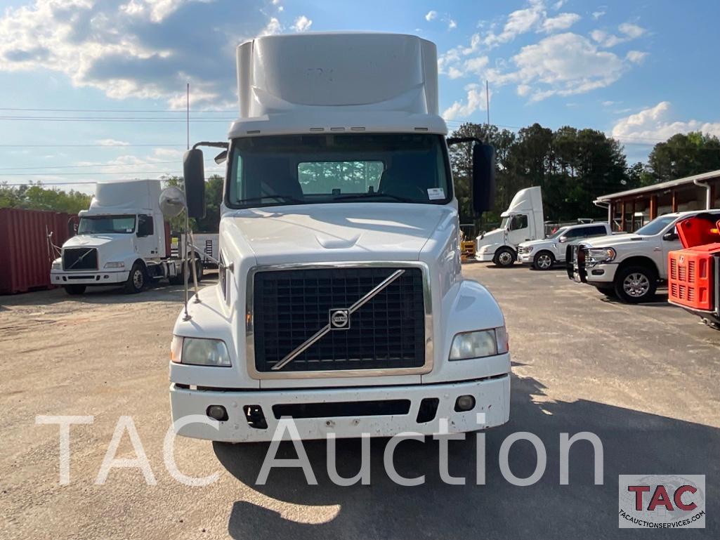 2014 Volvo VNM Day Cab