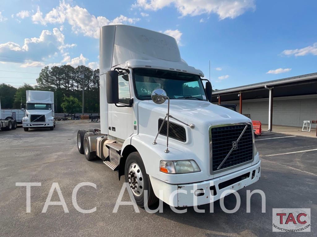 2014 Volvo VNM Day Cab