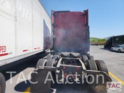 2015 Freightliner Cascadia Sleeper Truck