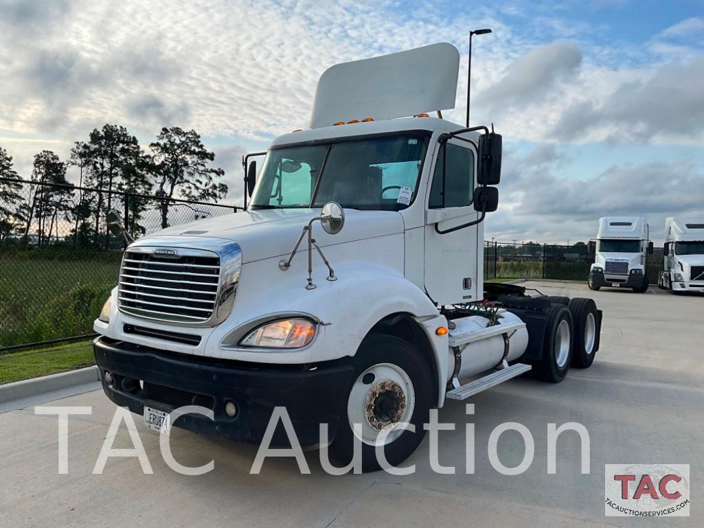 2006 Freightliner Columbia 120 Day Cab