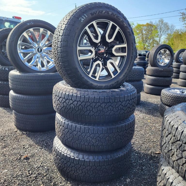 4 x Goodyear 275 60 20 on gmc rims