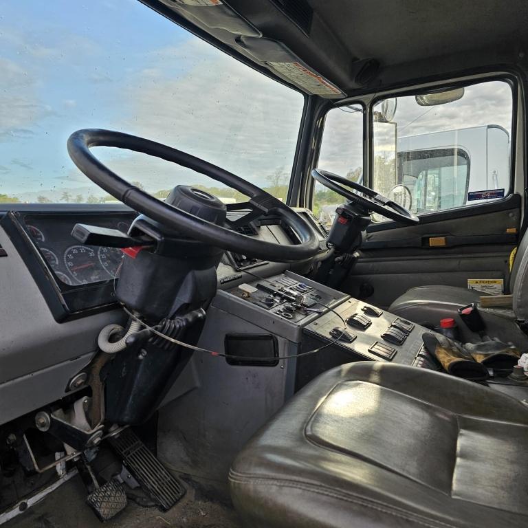 2004 Freightliner Fl70 Elgin Sweeper