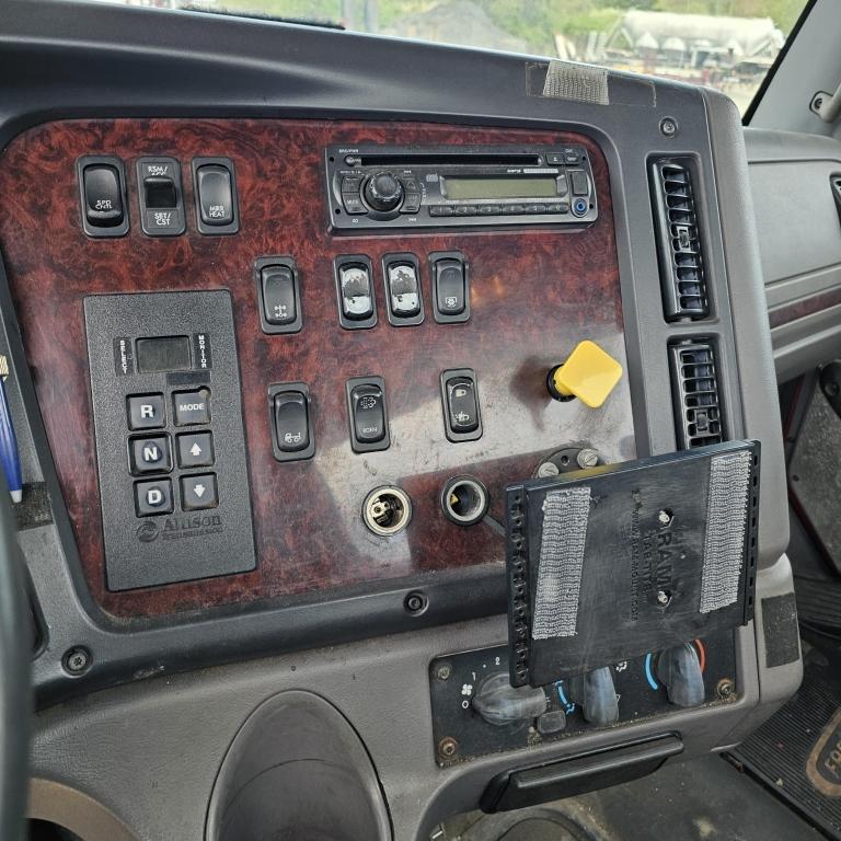 2011 Freightliner Cab And Chassis