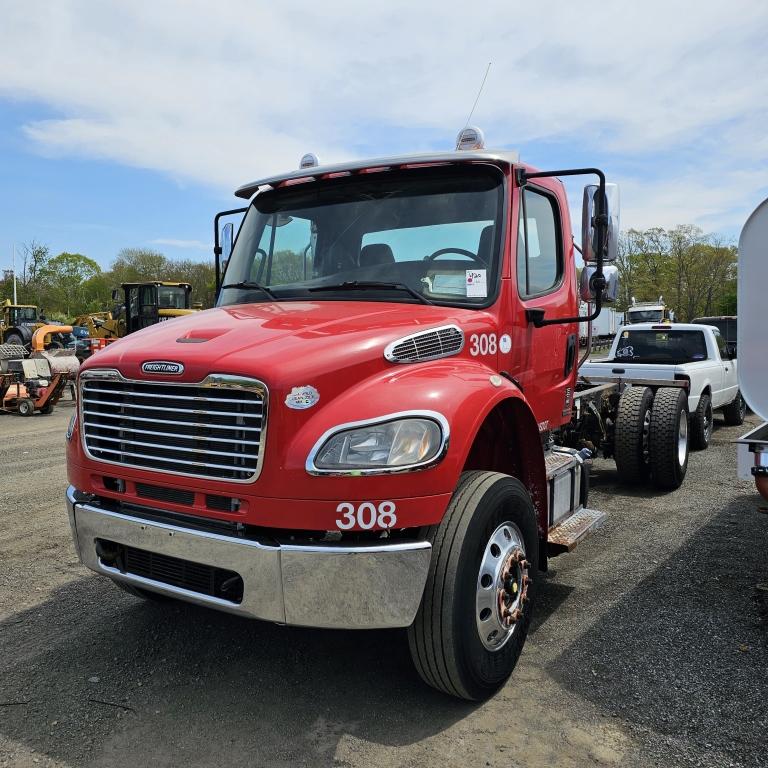 2011 Freightliner Cab And Chassis