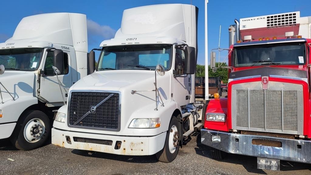 2015 Volvo Vnm Road