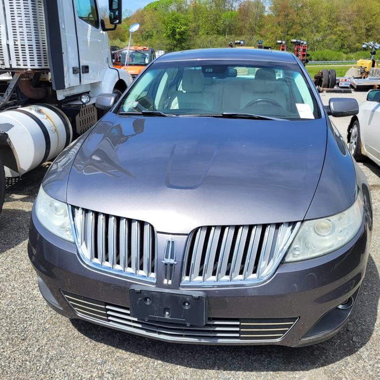 2011 Lincoln Mks