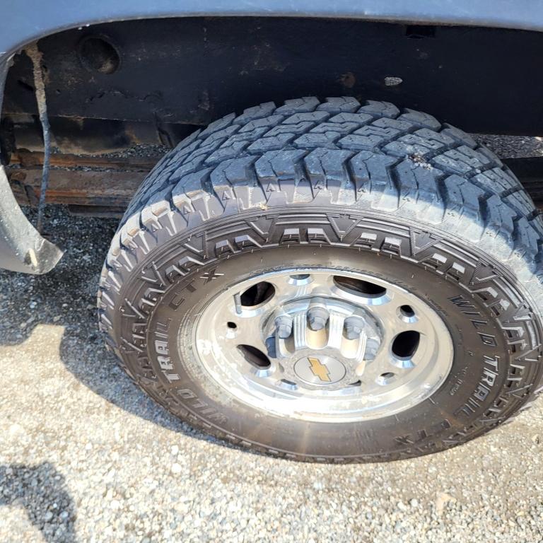 2002 Chevy Silverado pickup w/plow