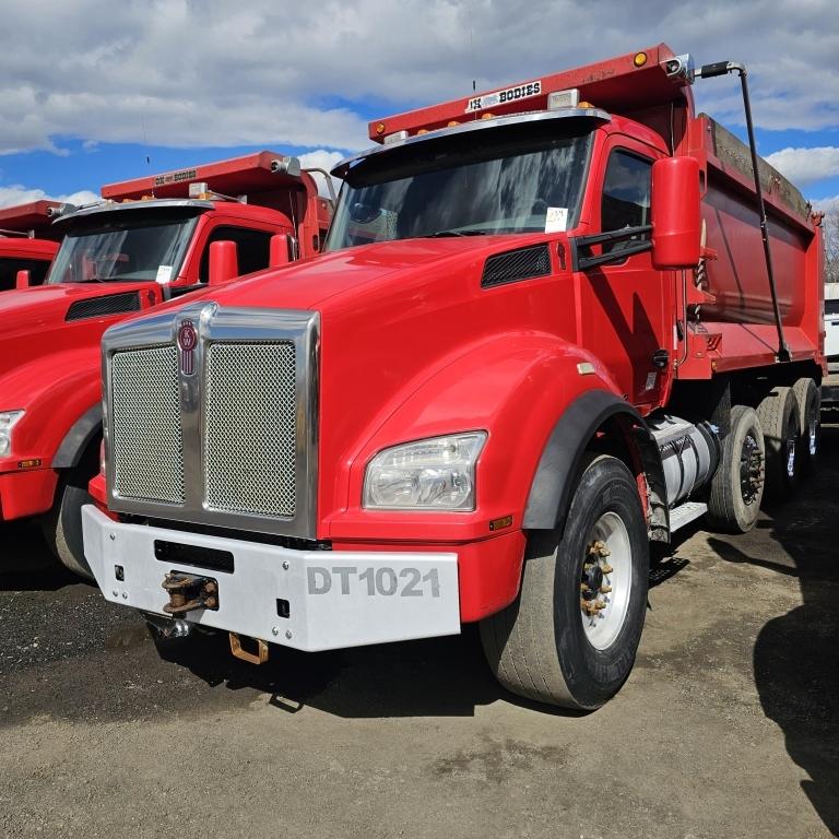 2017 Kenworth T880 Dump Truck