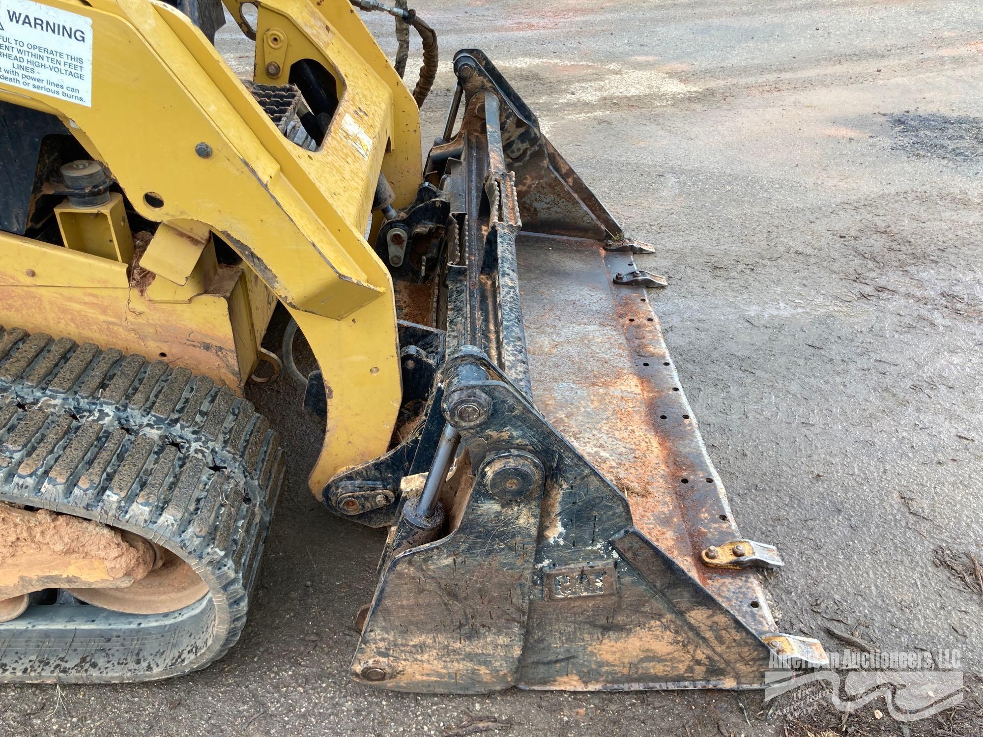 CATERPILLAR 259D SKID STEER