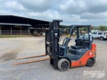 TOYOTA 8FGCU30 FORK LIFT