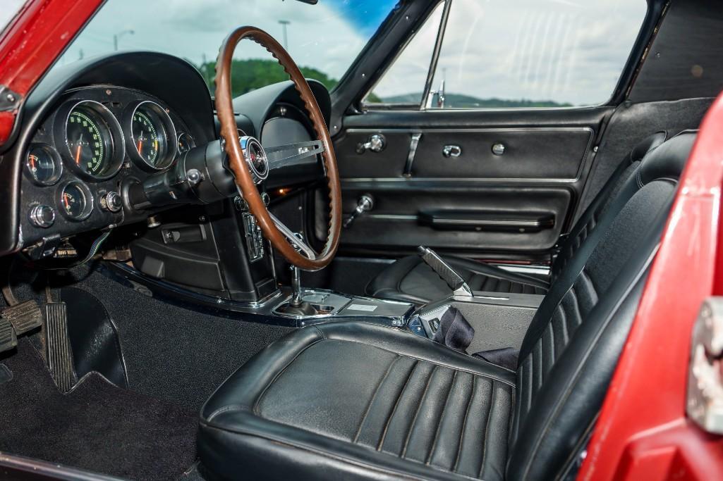 1967 CHEVROLET CORVETTE COUPE