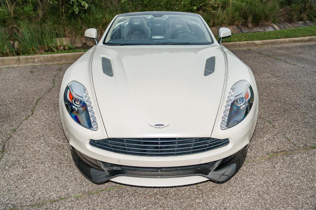 2016 ASTON MARTIN VANQUISH VOLANTE CARBON