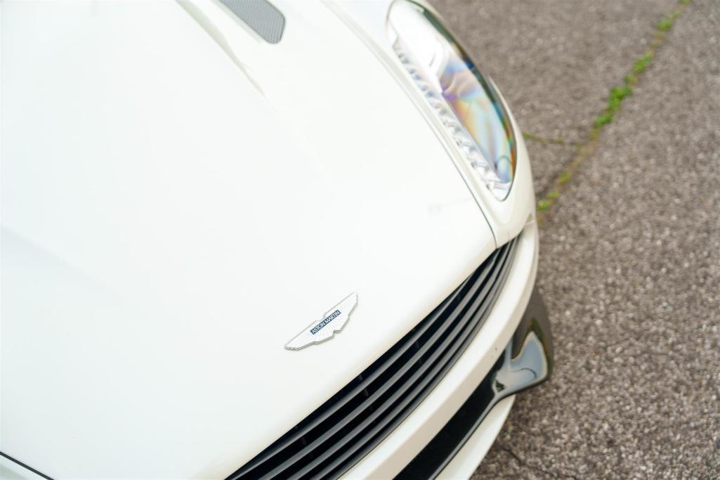 2016 ASTON MARTIN VANQUISH VOLANTE CARBON