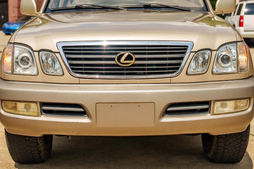 2002 LEXUS LX