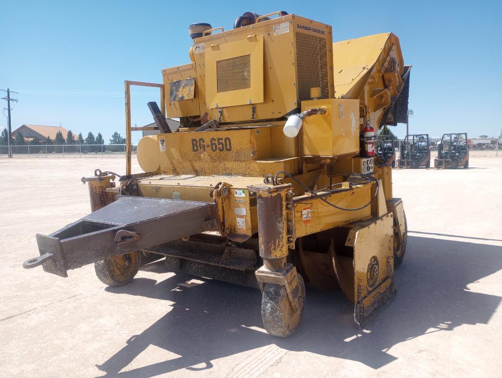 Cat BG-650 Windrow Elevator