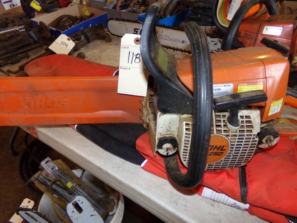 Stihl Chainsaw, MS250, 16'' Bar w/Cover & Manual - Runs Well  (118)