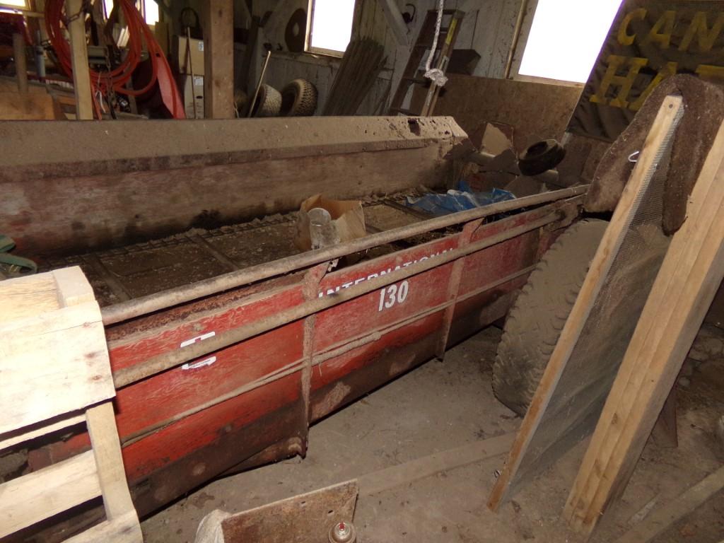 IH 130 Manure Spreader, PTO Driven - Sheet Metal Rusty but it Works, Wood i