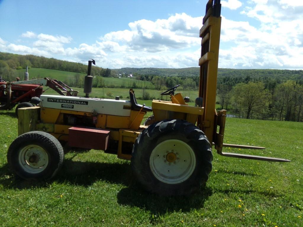 International 4500 Series B Forklift, 48'' Forks, Side Shift, Diesel, Works