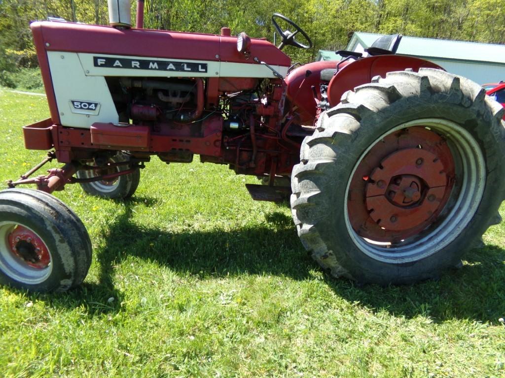 McCormick Farmall, 504, Gasoline, 12 Volt, 1 Set Remotes, Quick Hitch With