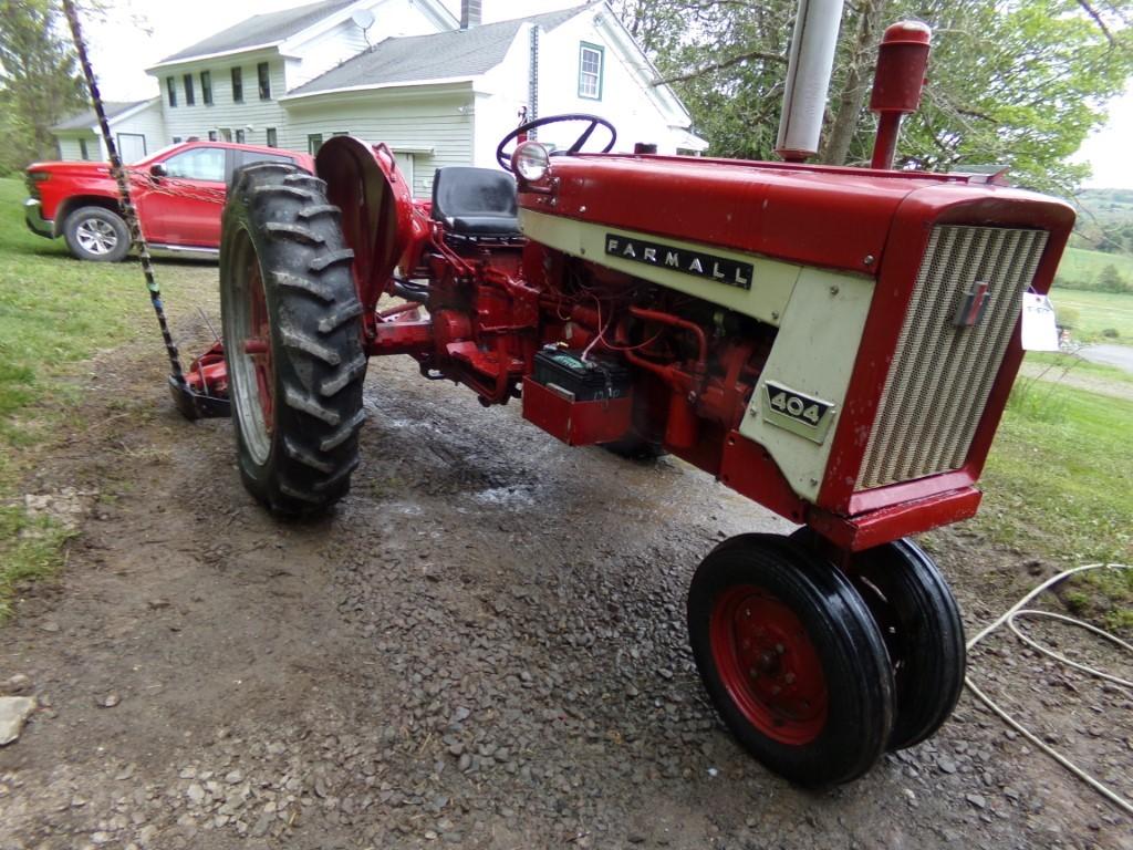 Farmall 404, Gasoline, 3pth, 2 Spool Valves For Remotes, PTO, Shows 612 Hou