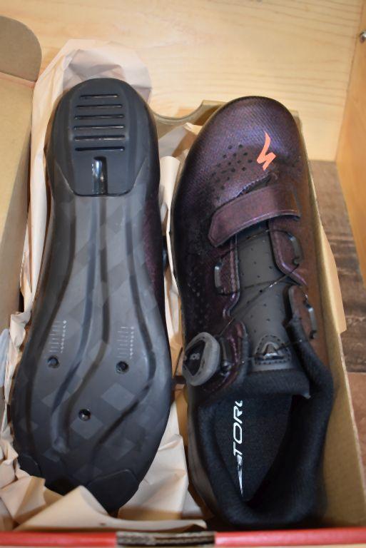 PAIR OF Specialized BODY GEOMETRY BIKE SHOES, SIZE 41 EU, 26 CM,