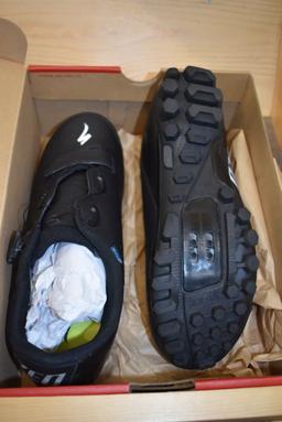 PAIR OF Specialized BODY GEOMETRY BIKE SHOES, SIZE 43.5 EU,