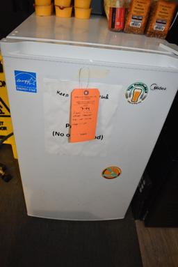 MIDEA 3 CU. FT. UPRIGHT FREEZER, MODEL WHS-109FB1,