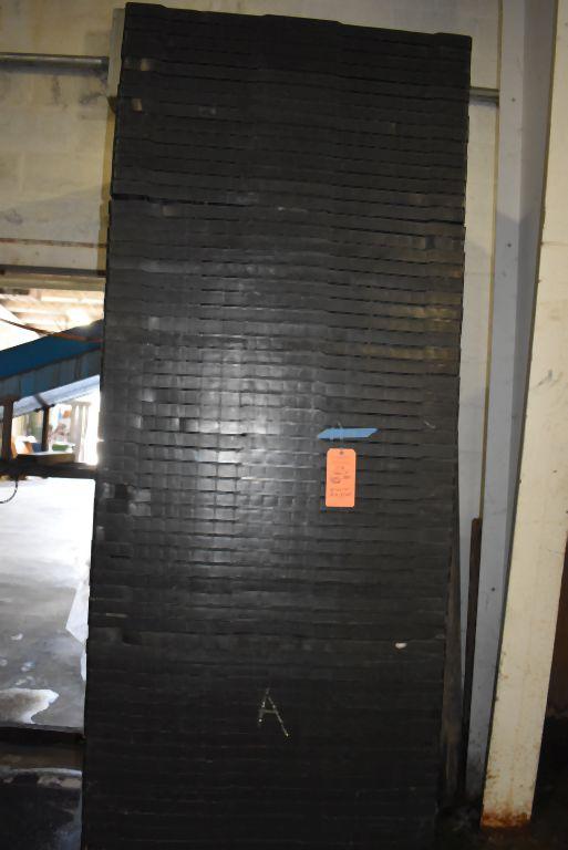 (1) COLUMN OF NESTING PLASTIC PALLETS, 39" x 47" x