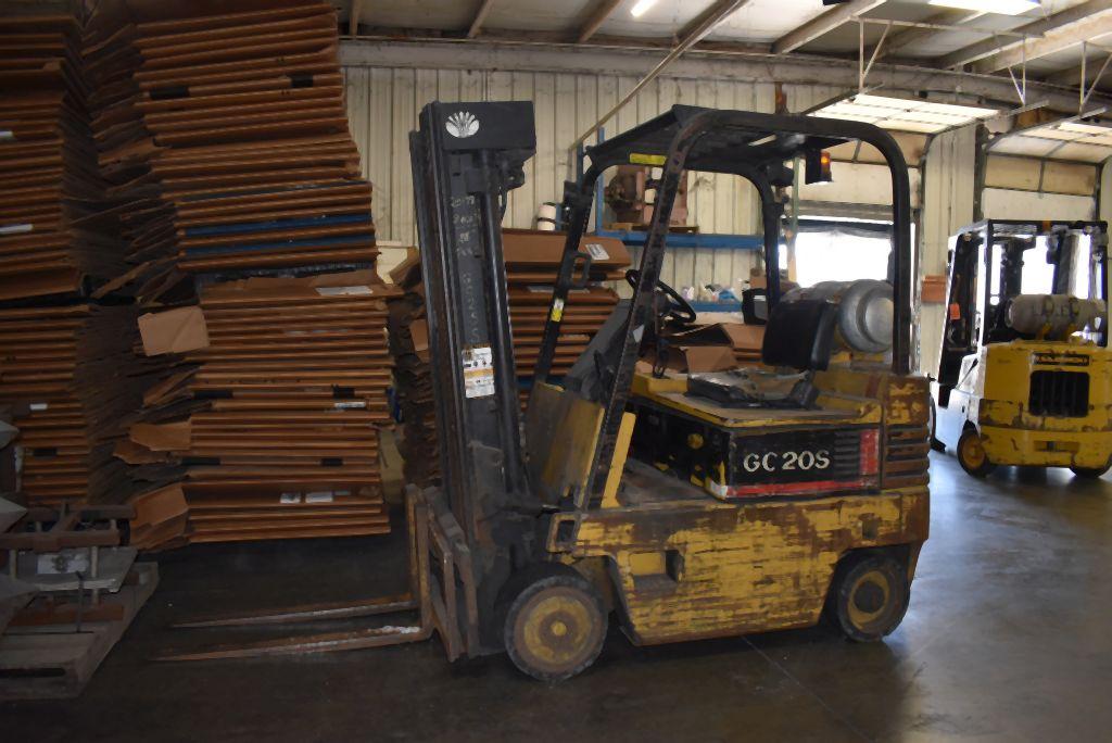 DAEWOO RIDE-ON FORK TRUCK, MODEL GC20S,