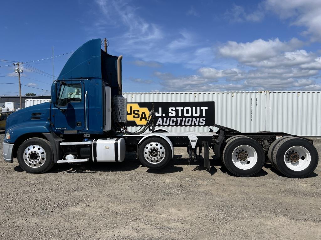 2011 Mack CXU613 T/A Truck Tractor