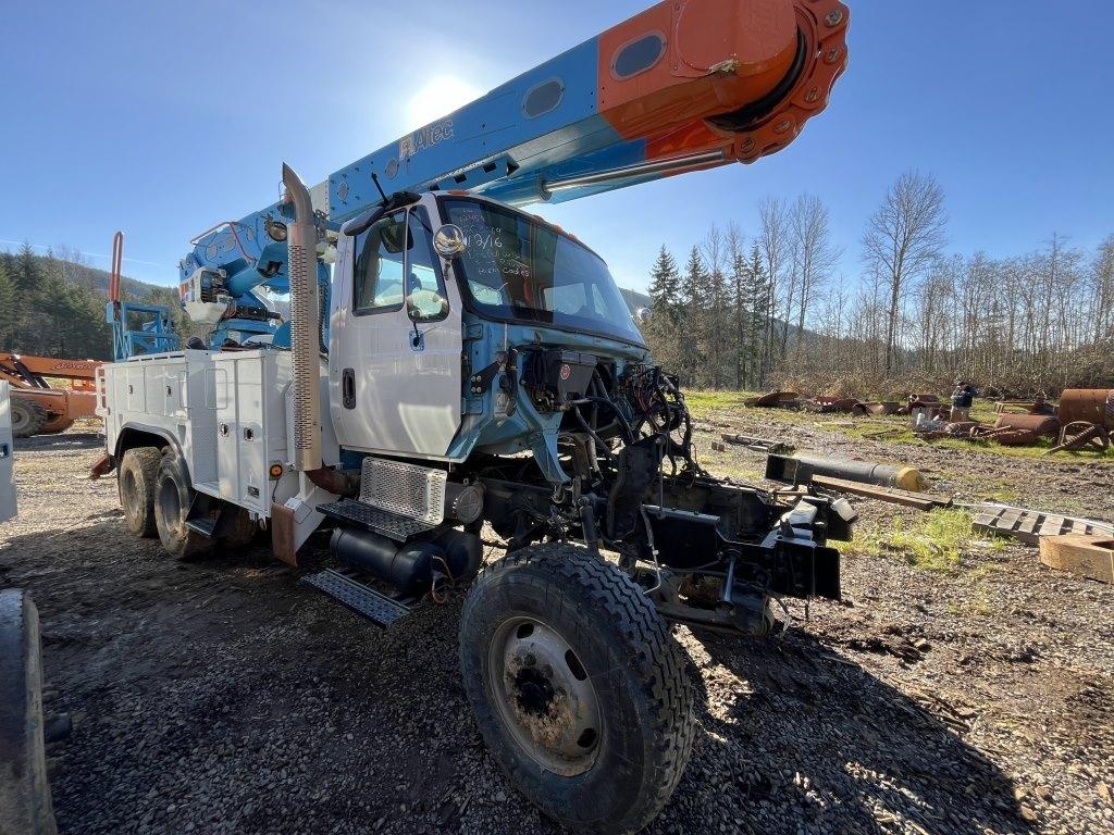 2013 International 7500 Boom Truck