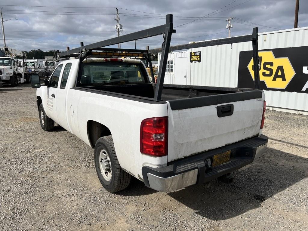 2009 Chevrolet Silverado Extra Cab Pickup