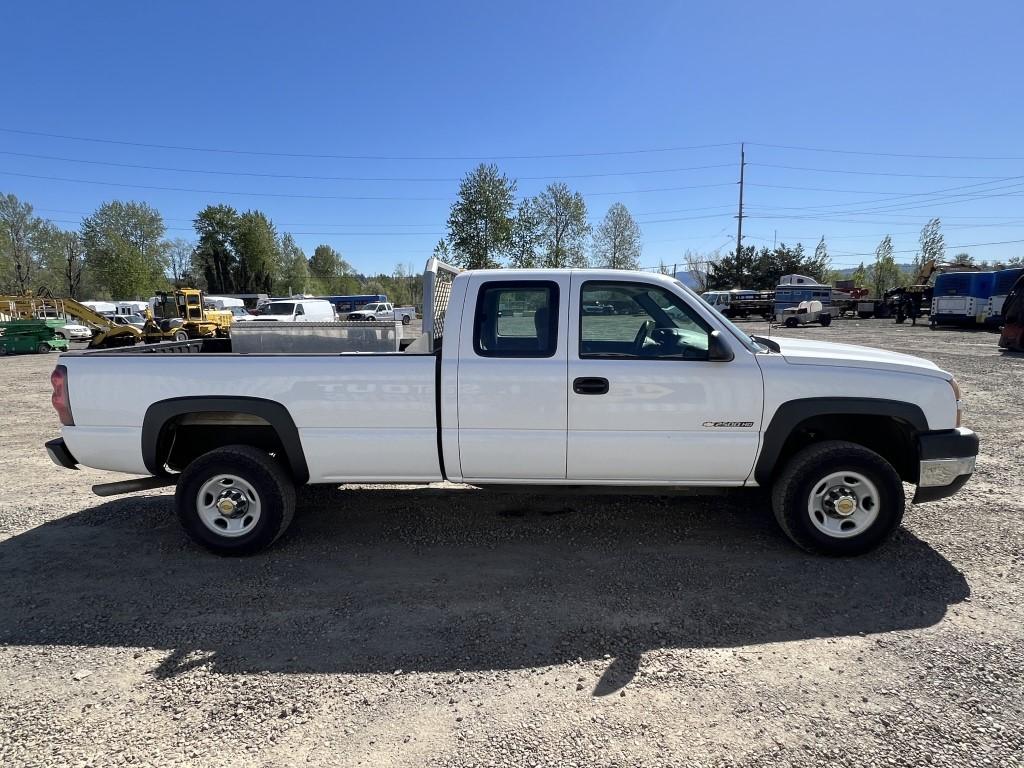 2007 Chevrolet 2500 HD Extra Cab 4x4 Pickup