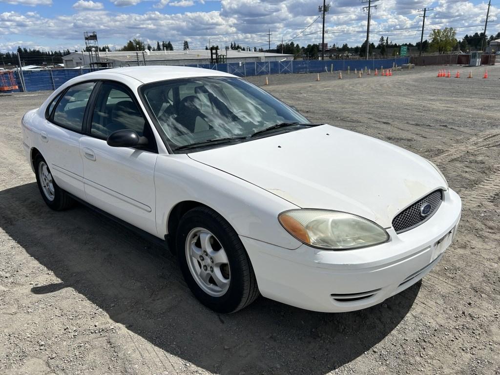 2004 Ford Taurus SE Sedan