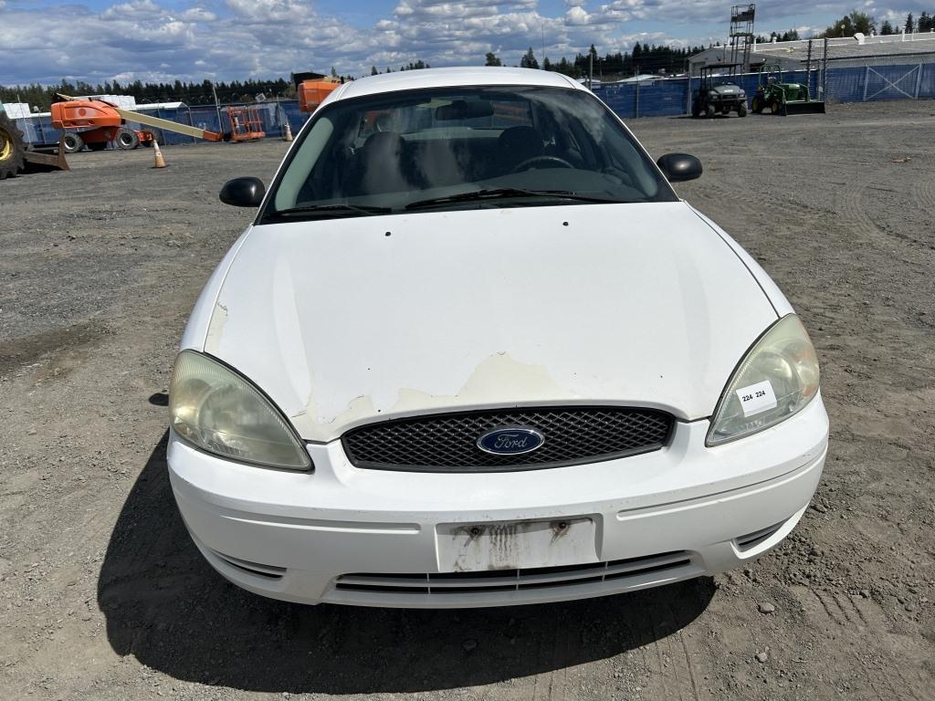 2004 Ford Taurus SE Sedan