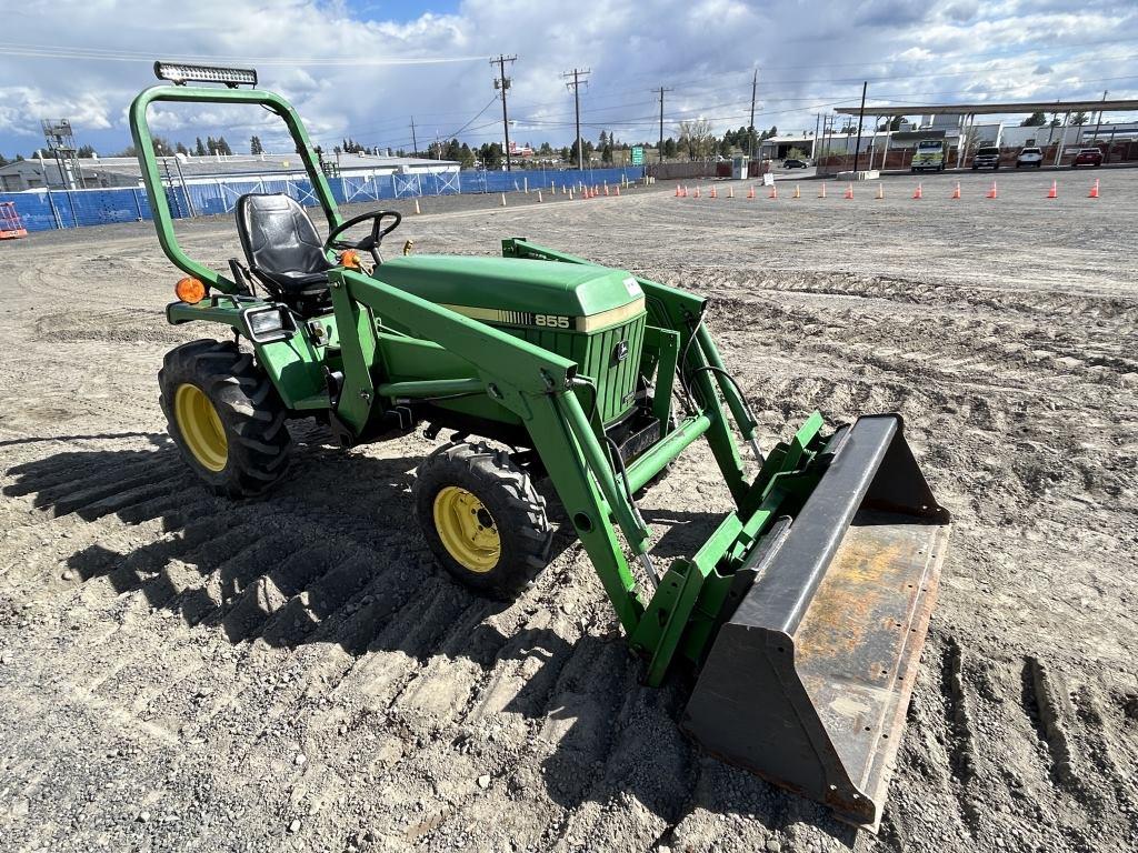 John Deere 855 Utility Tractor