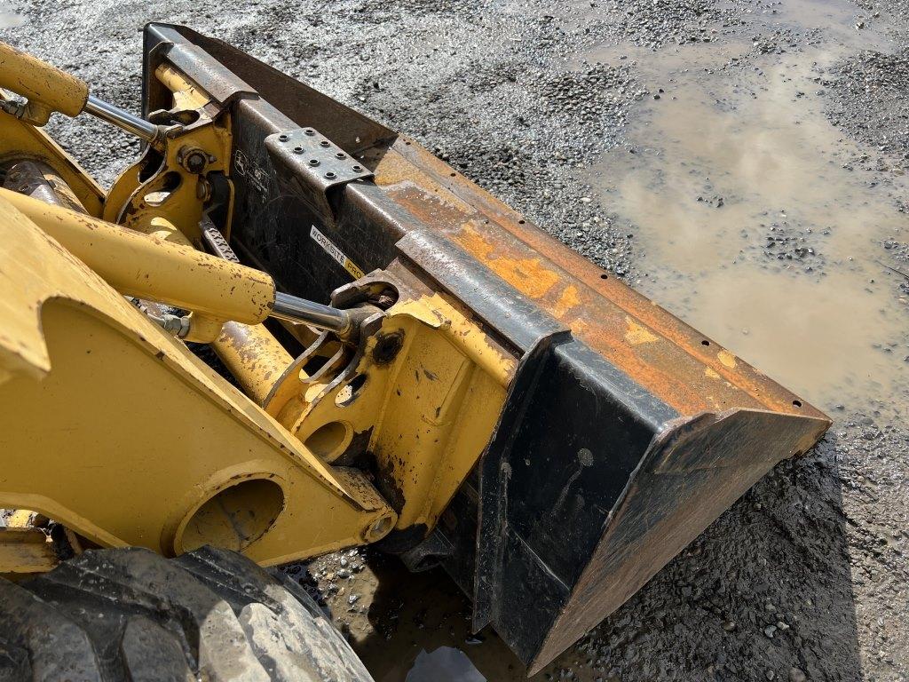 2003 John Deere 250 Skidsteer Loader