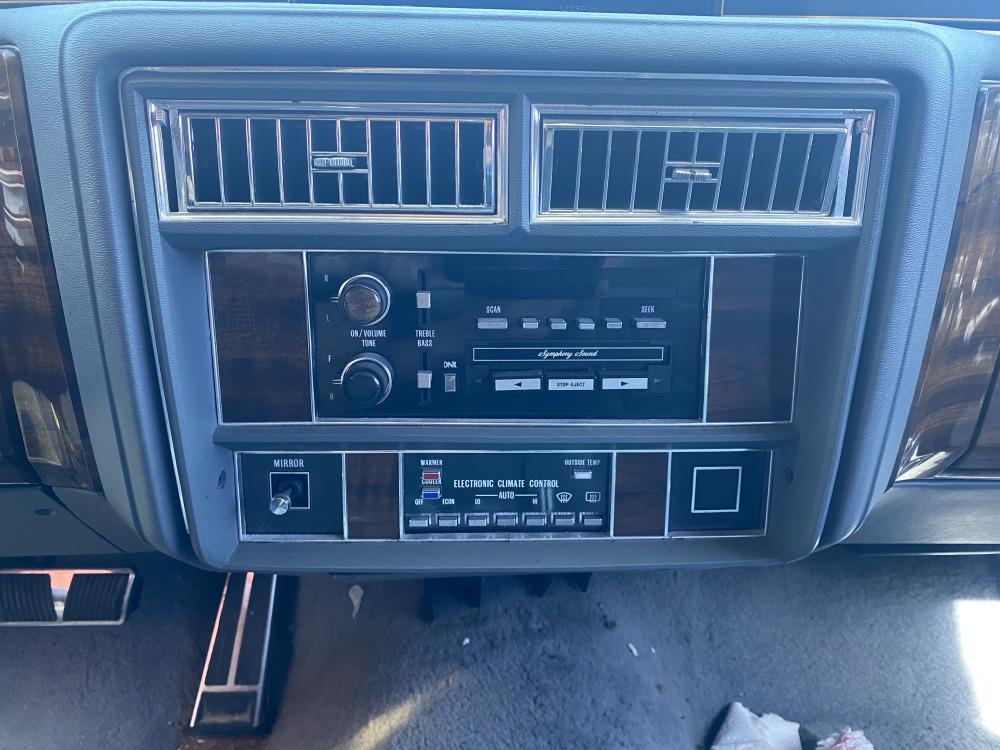 [NO RESERVE] 1988 Cadillac Brougham Sedan