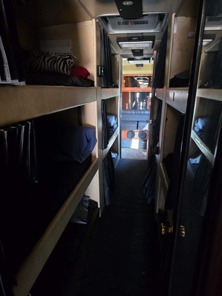 2003 Prevost Tour Bus