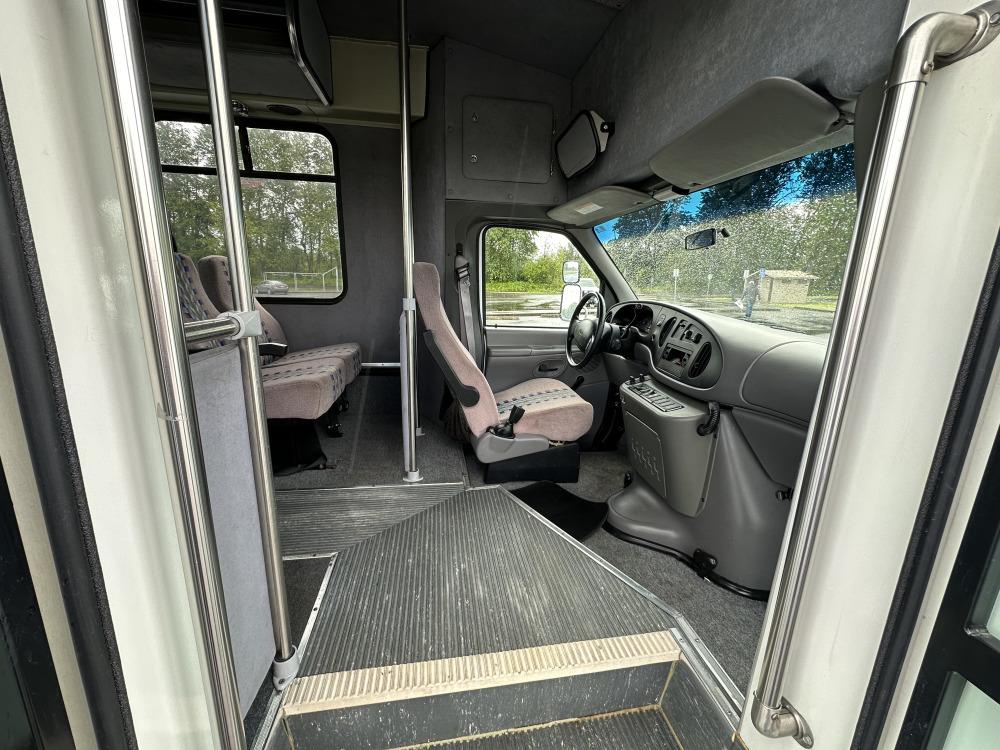 1997 Ford E450 Econoline Shuttle Bus  34K MILES !!