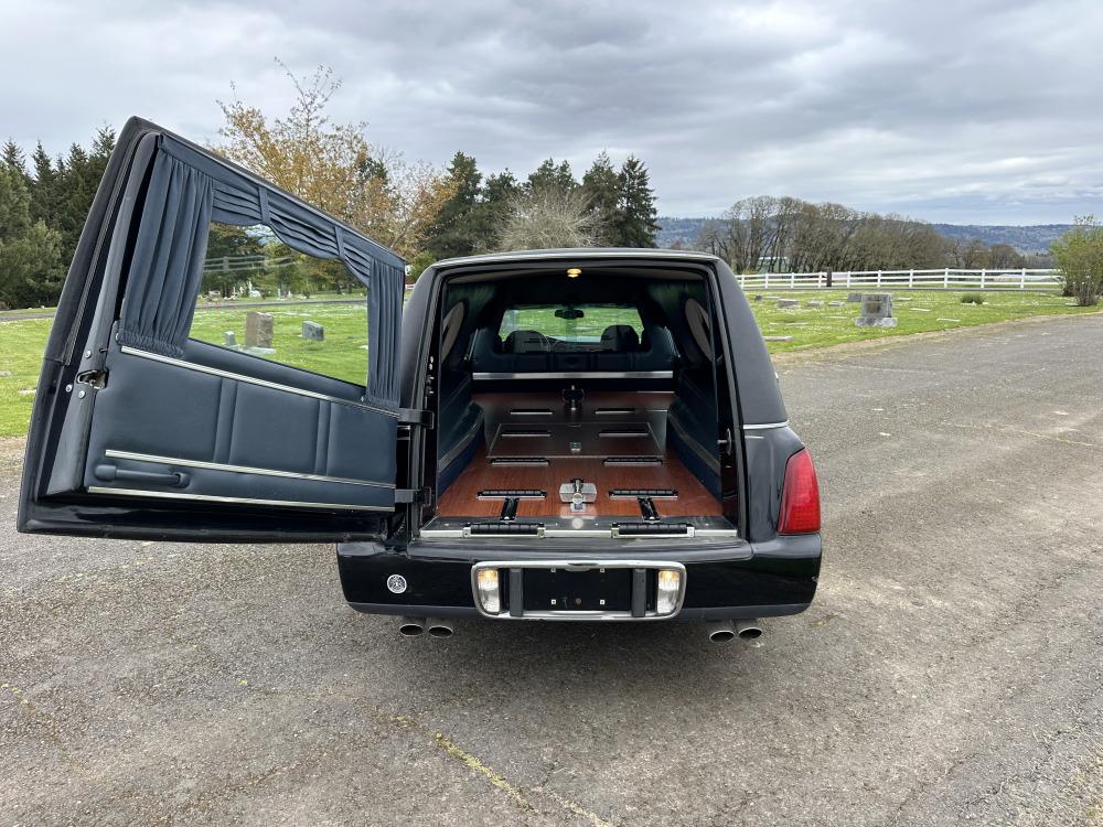 2002 Cadillac deVille HEARSE