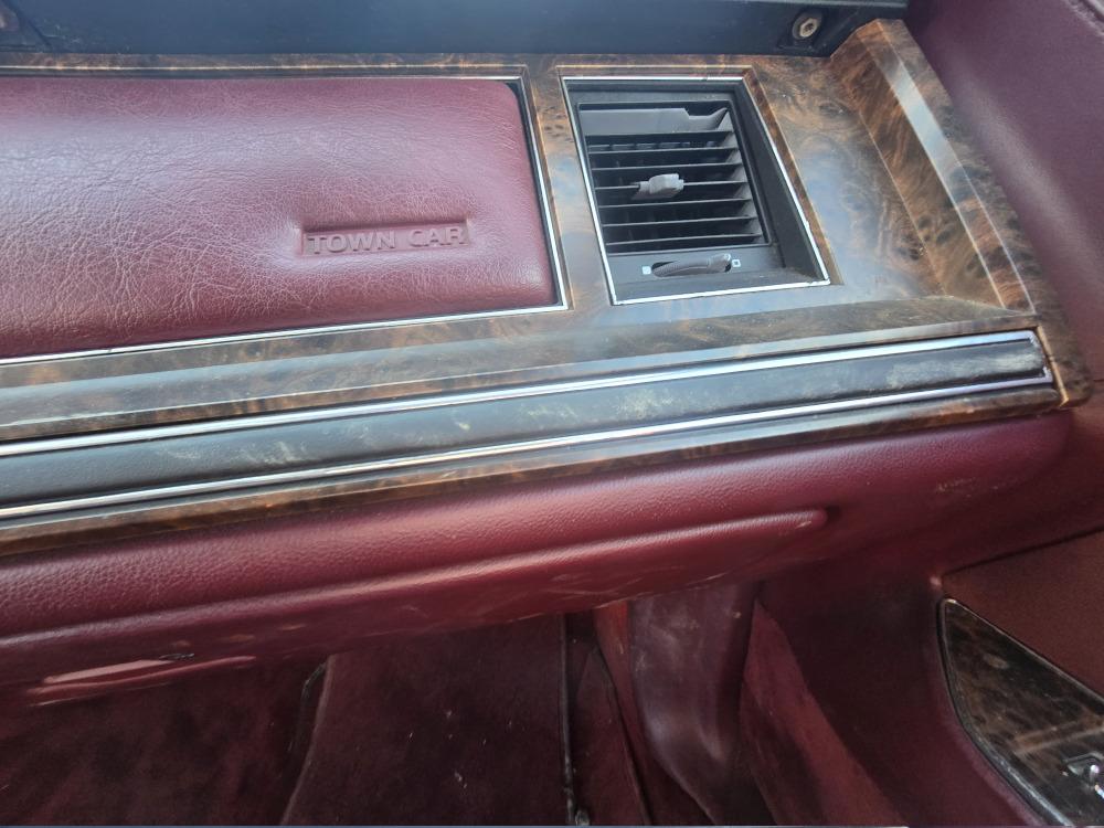 1990 Lincoln Town Car 4 door