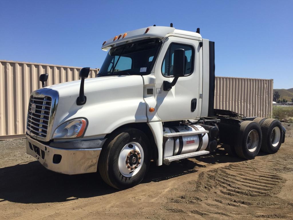 2013 Freightliner Cascadia Truck Tractor,