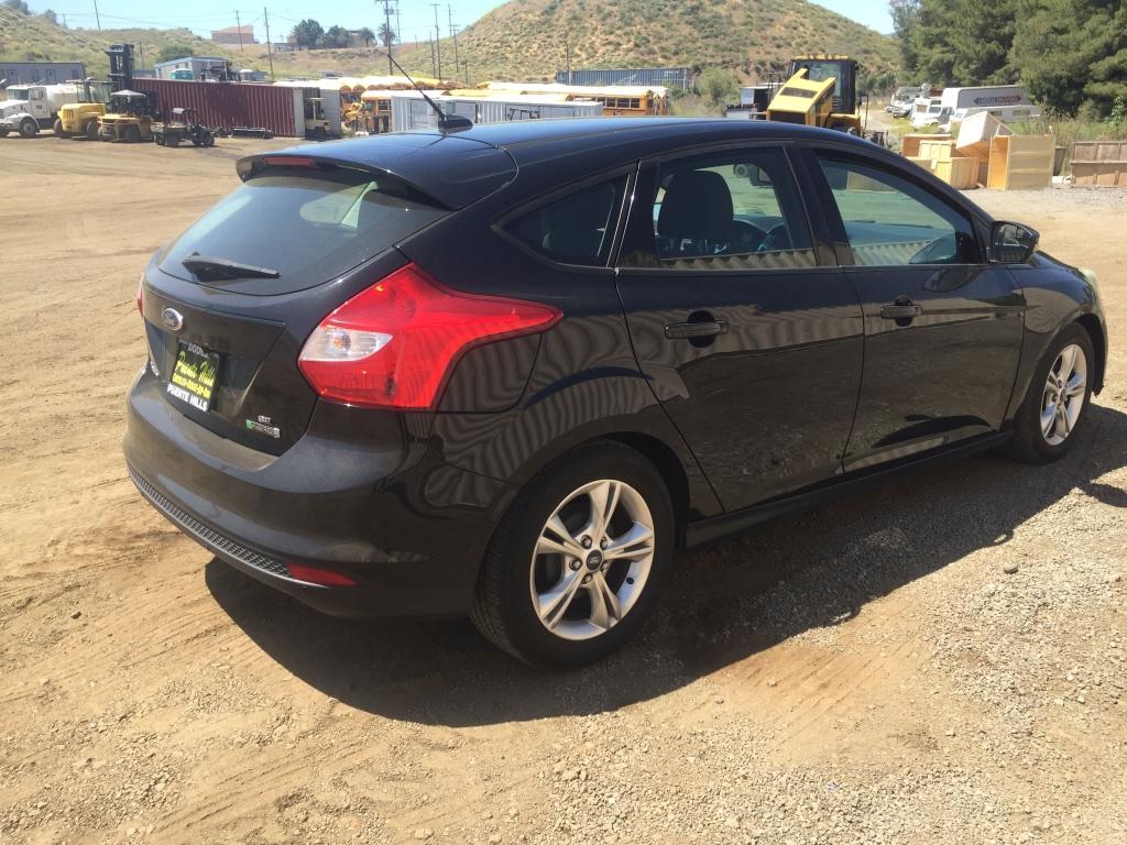 2014 Ford Focus SE Hatchback Sedan,