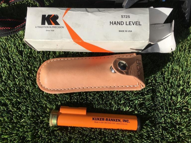 Kuker-Ranken 572S Hand Level w/Leather Case,