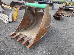 Caterpillar 36in Excavator Bucket,