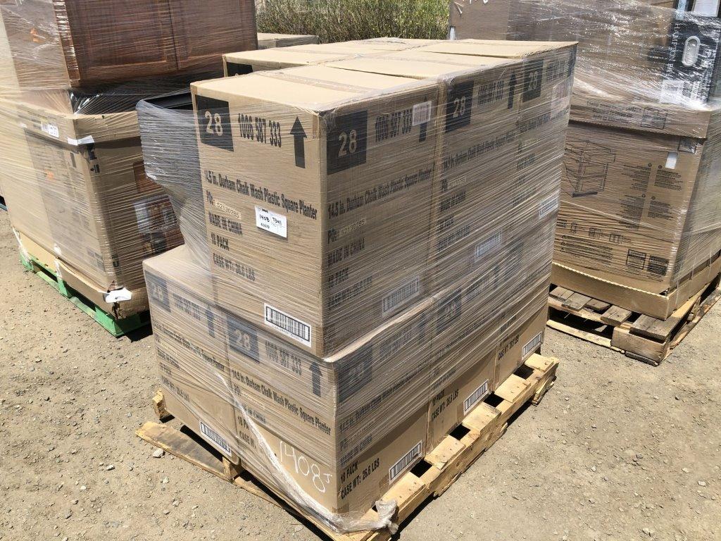 Pallet of Misc 14.5in Plastic Square Planters.